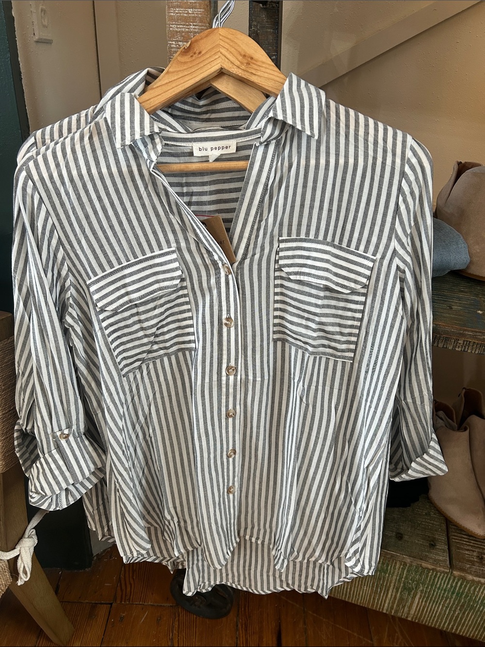 Blu Pepper Vertical Stripe Button-Up Shirt - Gray & White